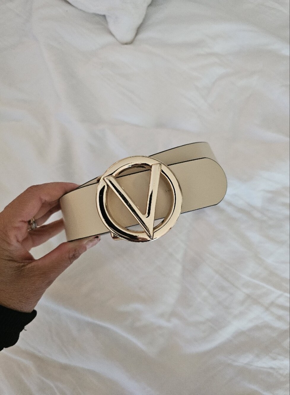 Valentino  Ivory Leather Belt with Gold V Logo Buckle Made Italy - Picture 2 of 5